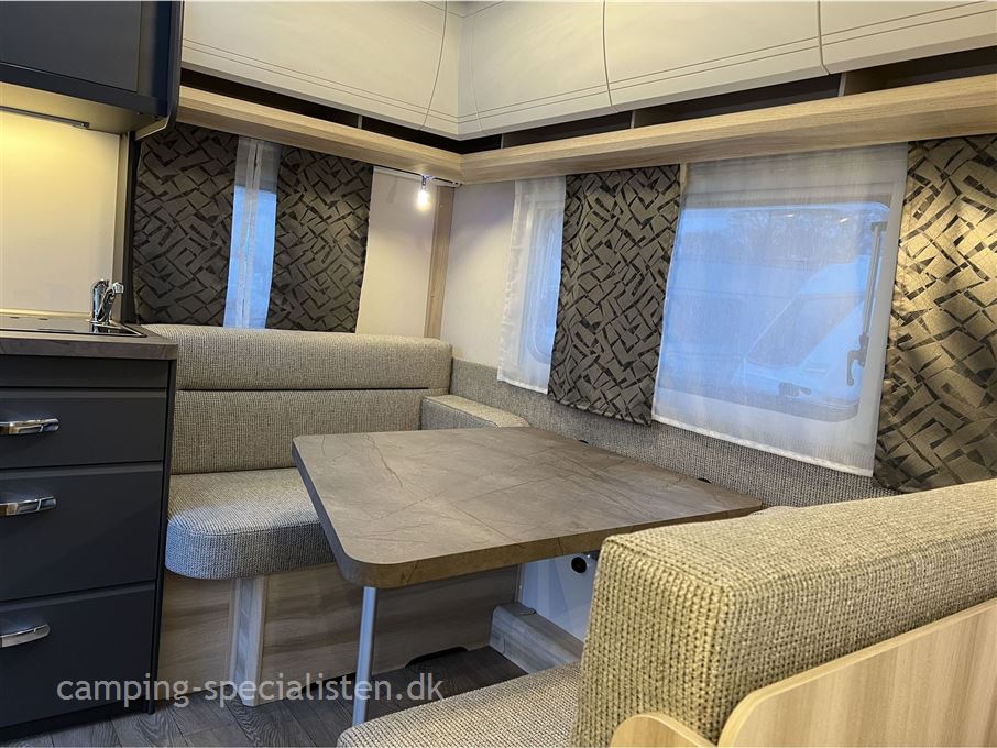 Hobby De Luxe 400 SFE